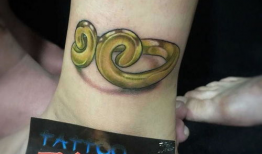 纹身店的网红吃瓜,揭秘娱乐圈幕后真相